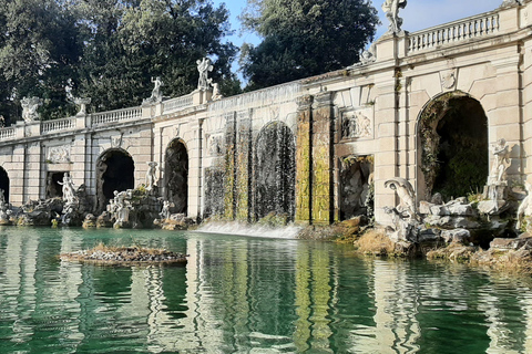 Desde Nápoles: Visita en tren al Palacio Real de CasertaVisita al Palacio Real de Caserta en tren desde Nápoles