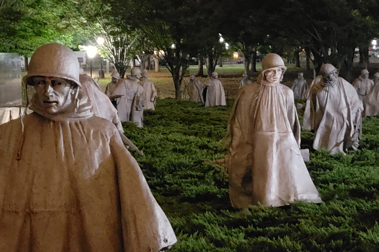 Washington DC: Monuments by Moonlight Nighttime Trolley TourTour with Departure from Union Station