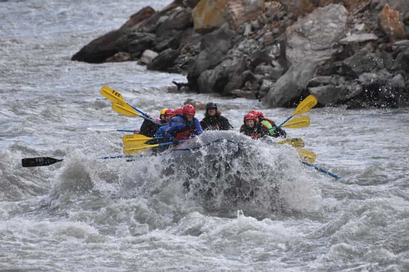 Denali Alaska Class IV Canyon Whitewater Rafting paddle GetYourGuide