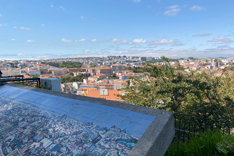 Lissabon: Historische private Stadtrundfahrt mit dem Tuk TukLissabon: Historische private Stadtrundfahrt mit dem Buggy