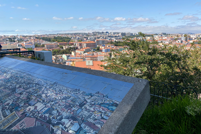 Lissabon: Historische private Stadtrundfahrt mit dem Tuk TukLissabon: Historische private Stadtrundfahrt mit dem Buggy