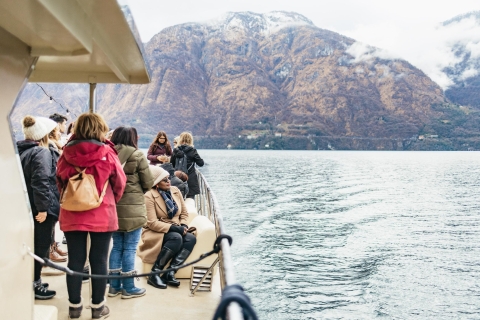 Desde Milán: excursión guiada de un día al lago de Como, Bellagio y VarennaTour en grupo en español