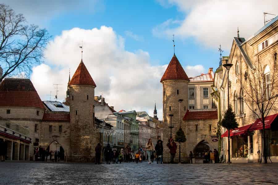 Ab Helsinki: Privater Ausflug nach Tallinn per Fähre + VIP-Auto + Guide. Foto: GetYourGuide