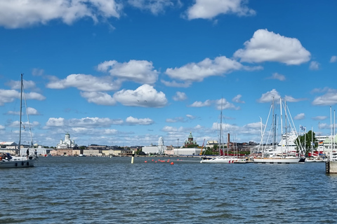 Helsinki: Private City Highlights Tour mit Transfer