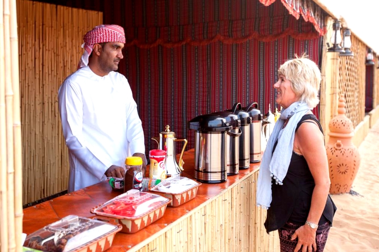 Vanuit Abu Dhabi: woestijnsafari met dunebashenAvondsafari in de woestijn voor het gezin met eigen auto