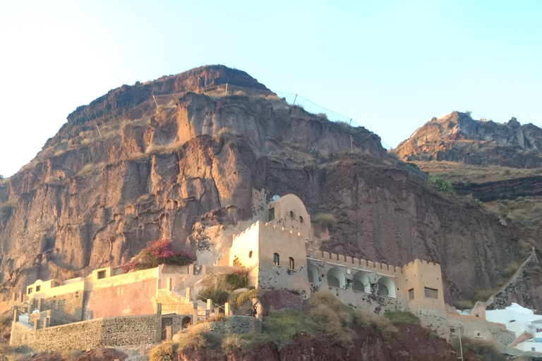 Croisière privée et entièrement personnalisable dans la caldeira de Santorin.Après-midi privé entièrement personnalisable en croisière à Santorin
