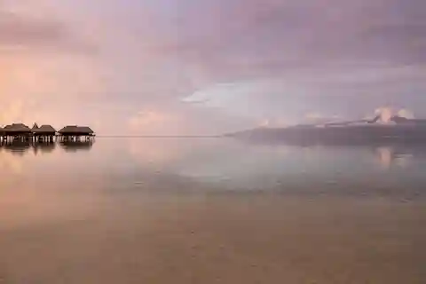 Moorea Highligts: Blue Laggon Shore Attractions and Lookouts
