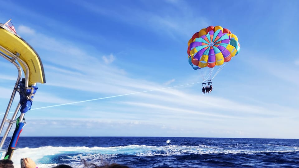 Oahu: Honolulu Parasailing Experience