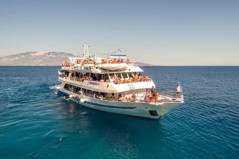 Zakynthos: Boat Cruise to Navagio Shipwreck Beach