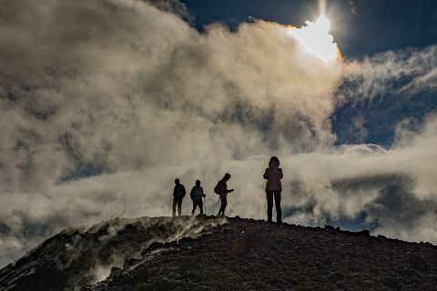Escursione guidata ai crateri sommitali dell'Etna a 3.000 m di altitudine