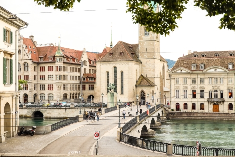 Zurich: jeu de quête d'exploration de la ville d'Albert EinsteinJeu d'exploration de la ville de Zurich : le secret d'Albert Einstein