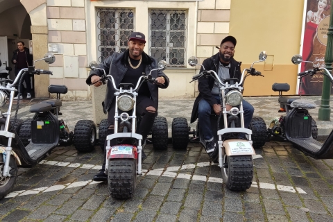 Praag: 2 uur stadstour met gids op elektrische Harley TrikeKleine groepstour (avontuur van 2 uur), 2 personen per trike