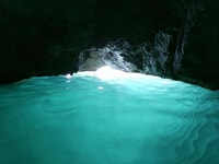 Ischia, Inselboot -Tour mit neapolitanischem Mittagessen & Schnorcheln - Housity