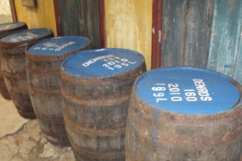 Castries: visita guiada a la destilería de ron con degustación