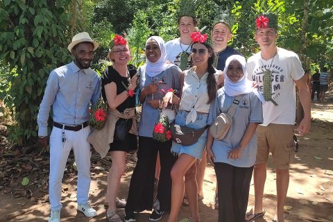 Zanzibar: Spice Farm Tour met traditionele kookles