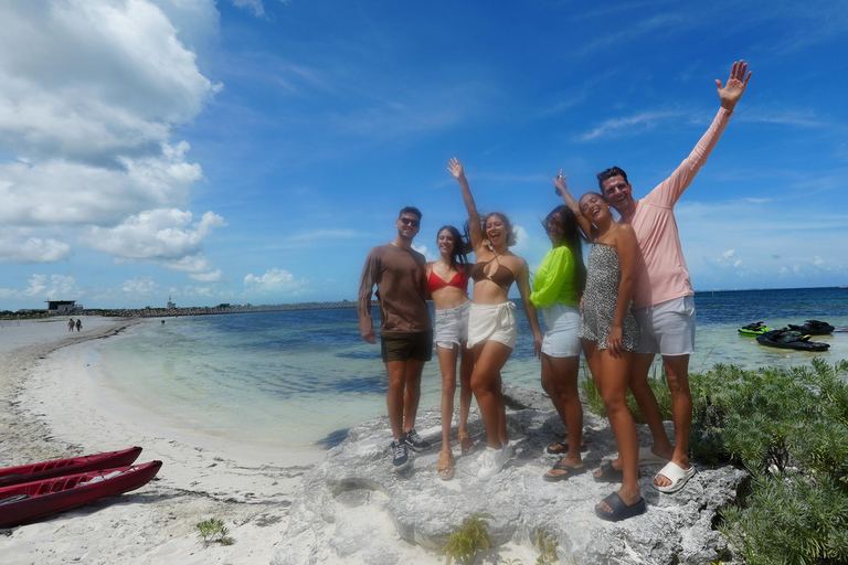 Cancun: Mopeds Adventure! 90 min Guided Tour in Hotel Zone