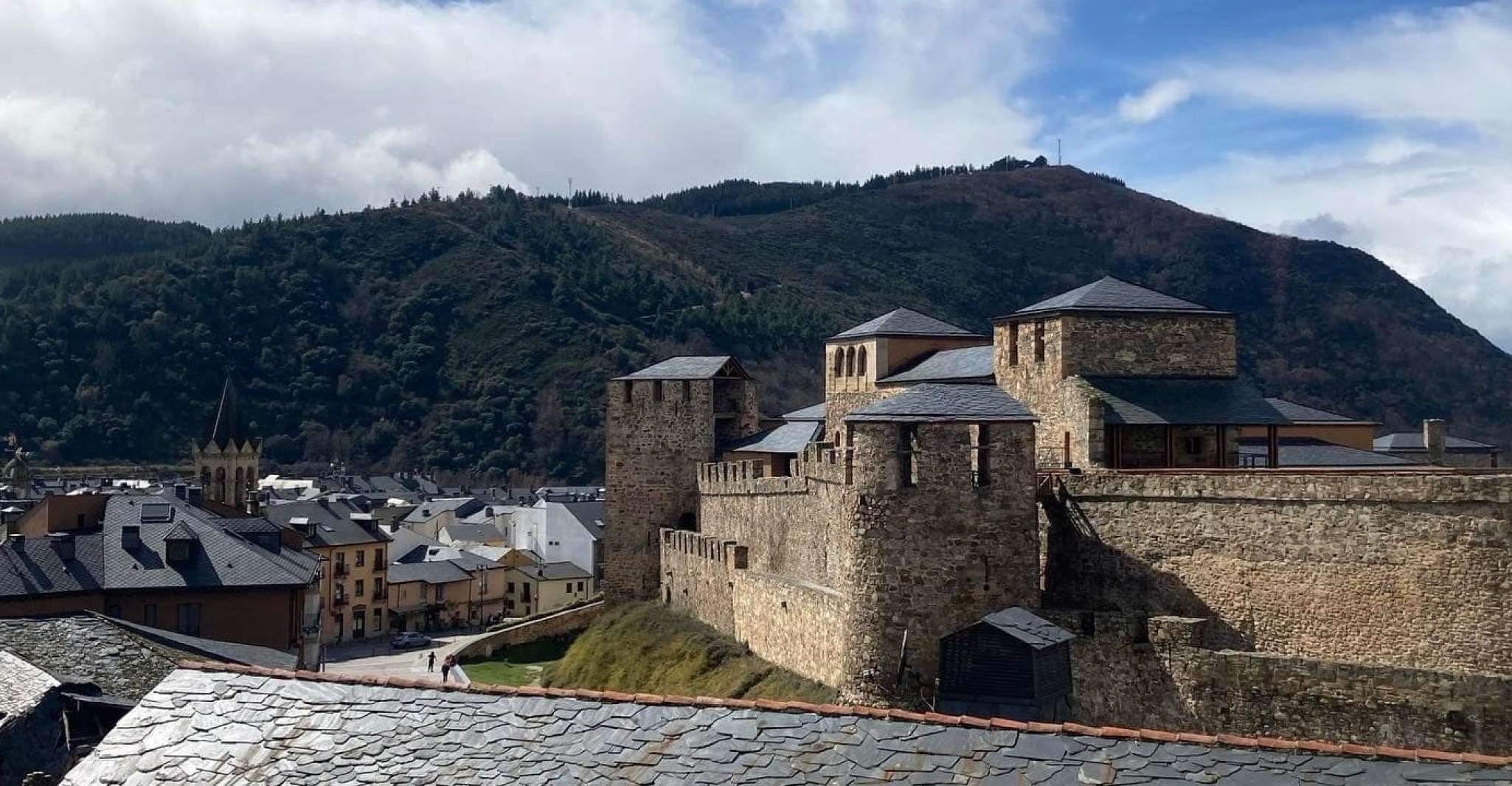 Ponferrada, City & Castle of the Templars Private Tour - Housity
