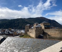 Ponferrada, ville et château de la tournée privée des Templiers - Housity