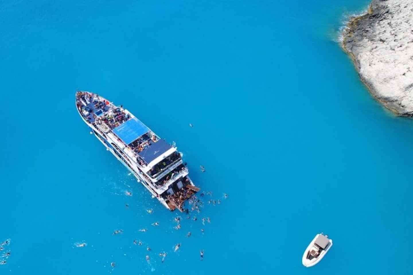 Nydri: Ionian Islands Full-Day Boat Cruise with Swim Stops