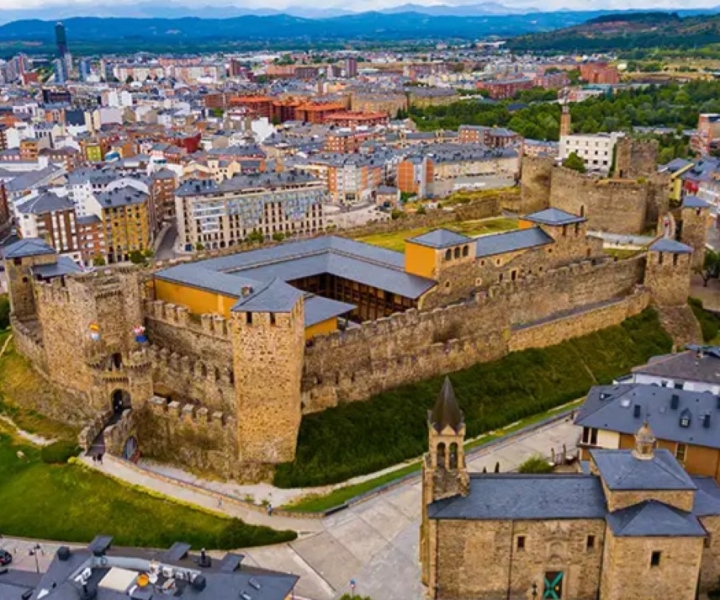 Ponferrada: Castle of the Templars Entry and Guided Tour
