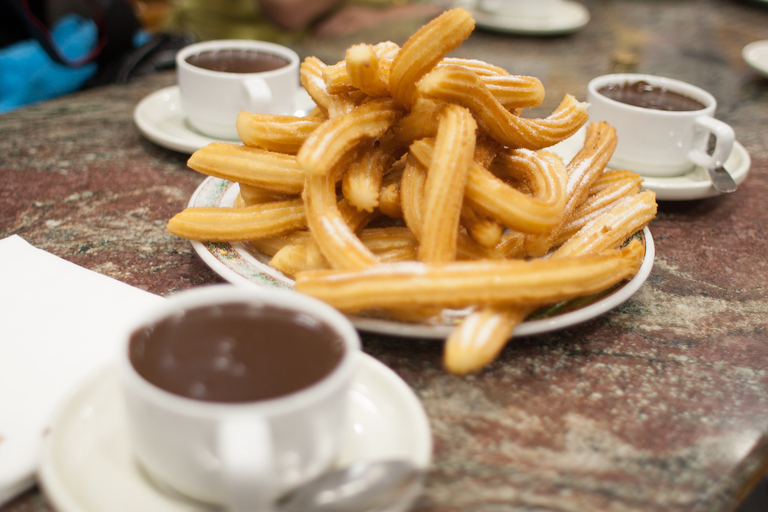 Málaga: recorrido a pie por el centro de la ciudad con degustaciones de tapasMálaga: tour guiado a pie de tapas con degustaciones gastronómicas