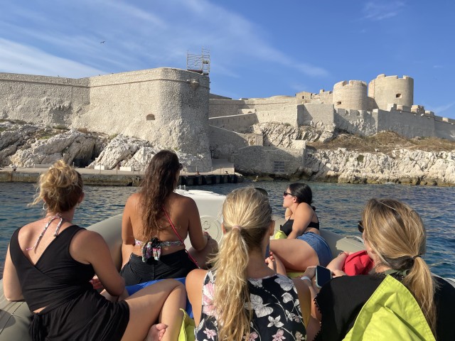 Visit Marseille: Boat Tour with Stop on the Frioul Islands in marseille