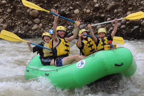 La Fortuna: Canyoning och River Rafting Tour med lunch