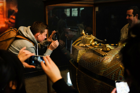 Desde Hurghada: excursión de un día a El Cairo en autobús compartido ElitePirámides compartidas, visita al museo y almuerzo