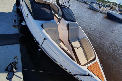 Búzios: Speedboat tour of 2 islands and 11 beaches