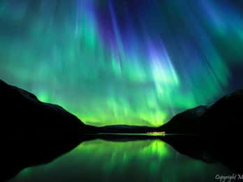 Northern lights chase by Sprinter with HD photos
