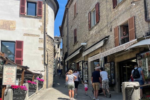 San Marino: Audio Guide Historic Walking Tour