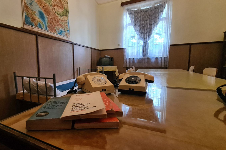 Bucarest: visite privée des derniers jours de Ceausescu dans une Dacia