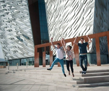 Dublin: Giant's Causeway, Dark Hedges & Titanic Guided Tour