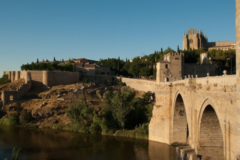 Desde Madrid: Tour de día completo por la historia y la cultura de ToledoToledo Monumental