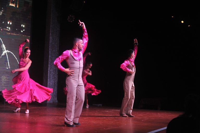 Puerto de la Cruz: pokaz flamenco w Casa Ábaco z drinkiemPokaz flamenco z kieliszkiem sangrii