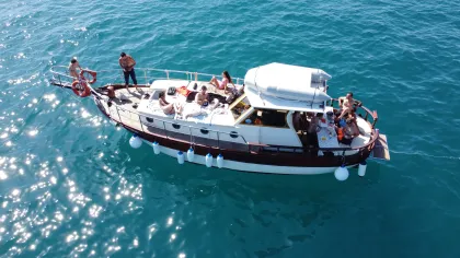 Von La Spezia aus: Bootstour durch die Cinque Terre mit Mittagessen und ...