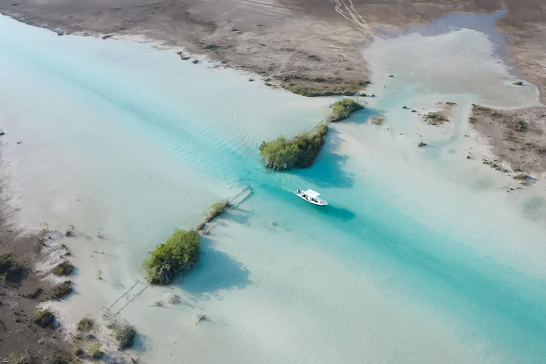 Bacalar: 3 Hour Boat Trip with Swimming & Drinks Standard Rate