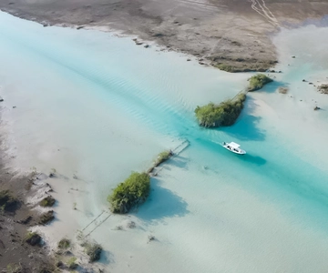 Bacalar: Passeio de barco de 3 horas com natação e bebidas