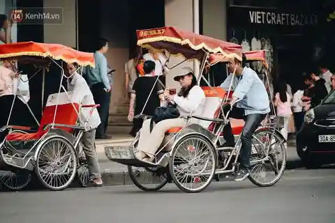 Hanoi: Cyclo the Old Quarter and Egg Coffee Tour