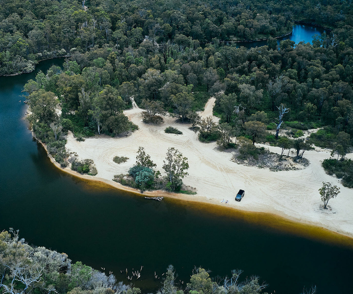 Collie River Hike and Kayak Tour to a Winery