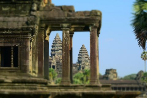 From Siem Reap: Angkor Wat and Ta Prohm Temple Trekking Trip