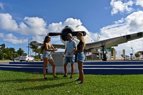 Cozumel: E-Scooter Tour and Beach Club Visit with Open Bar