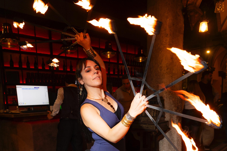 Budapest: Royal Feast Dinner with Drinks & Live Shows
