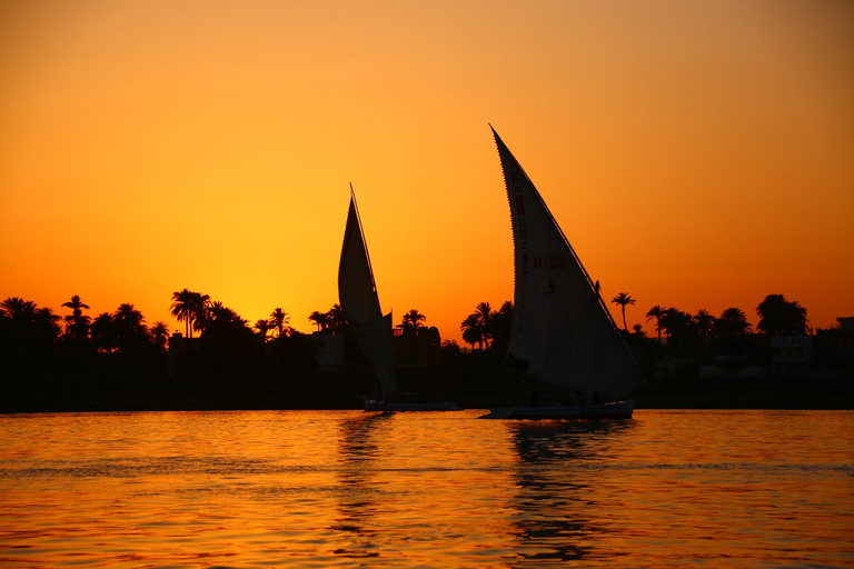 Luxor: Private West- und Ostufer & Sonnenaufgangs-Ballon & MittagessenLuxor: West- und Ostufer mit Heißluftballonfahrt zum Sonnenaufgang