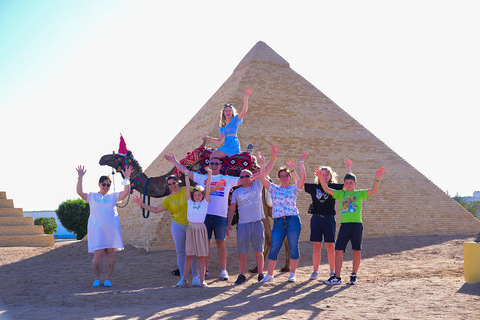 Ab Hurghada: Mini Egypt Park - Tour mit TransfersTour mit Gruppentransfer