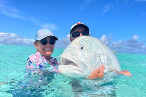 Bora Bora: Private Fly Fishing Tour with Lunch & Hotel Pickup