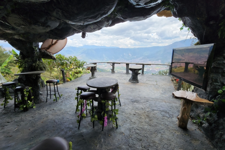 Medellin: Glamping Spa i wycieczka po kawiarniach DoświadczenieMedellin: Nocleg w glampingu i spa na farmie kawy