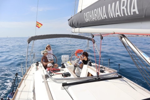Barcelone : excursion en voilier de 2 h avec embarquement à pagaie