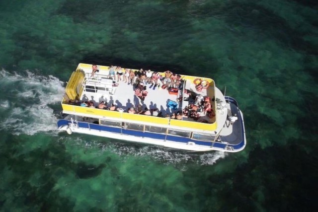 Playa del Carmen: Isla Mujeres Unlimited Open Bar Catamaran