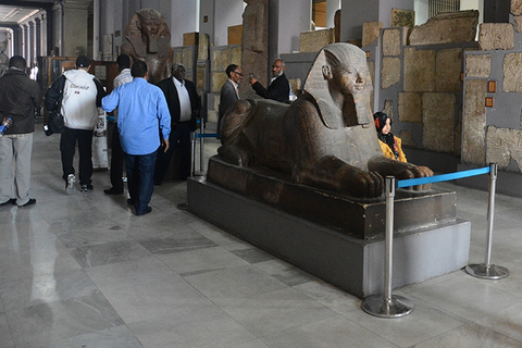 Sharm El Sheikh: Tour di un giorno al Cairo in autobus con guida e pranzoGruppo privato - Tour di un giorno al Cairo con guida e pranzo